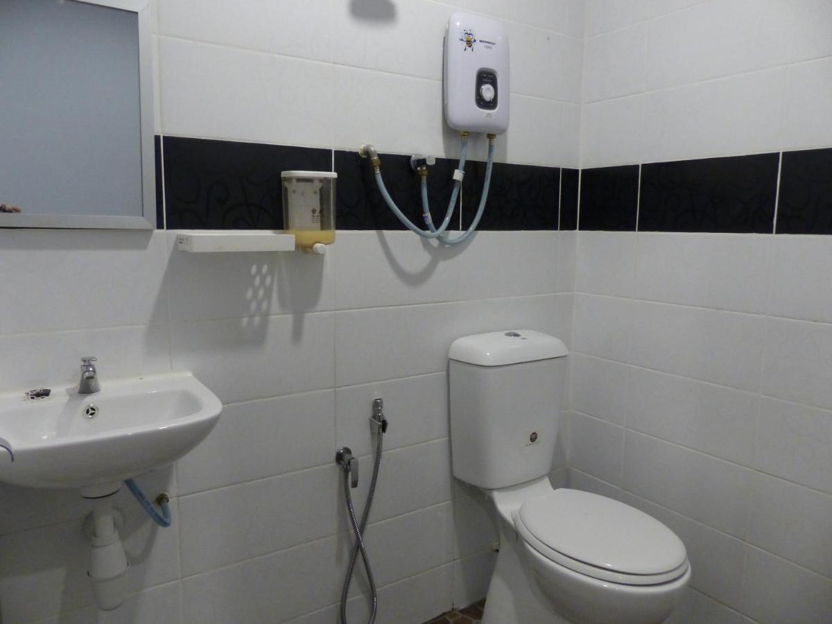 Comma Hotel Bandar Saujana Putra Dış mekan fotoğraf