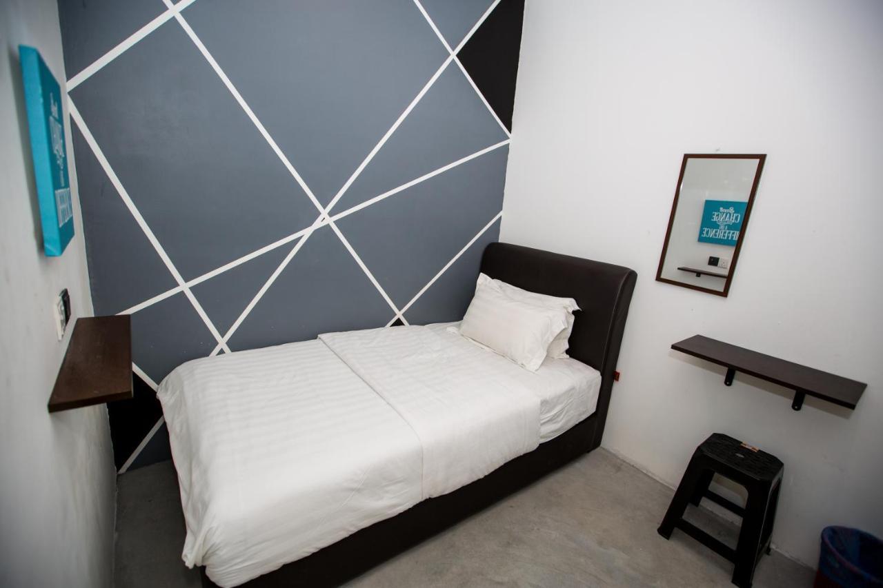 Comma Hotel Bandar Saujana Putra Dış mekan fotoğraf