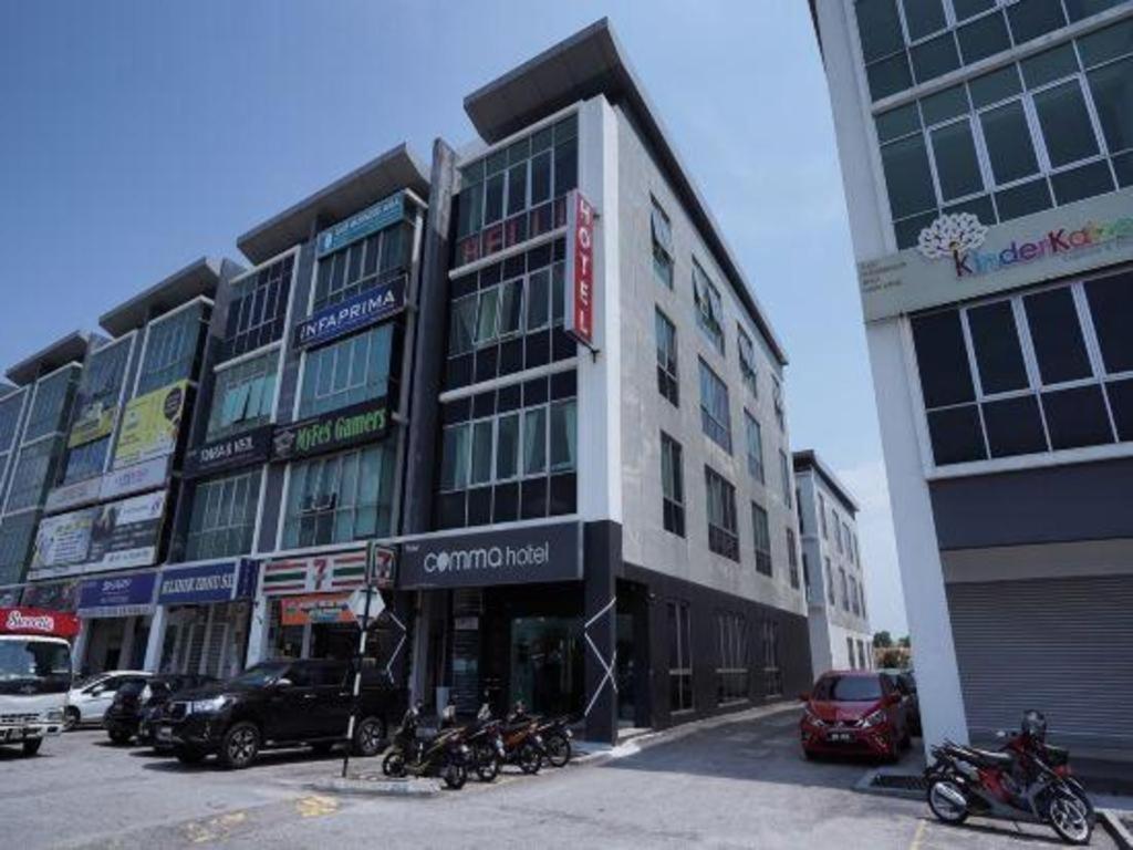 Comma Hotel Bandar Saujana Putra Dış mekan fotoğraf